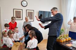 Świdnica - Przedświąteczna wizyta przedszkolaków w urzędzie